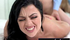 Горещ Задник MILF Nadia White Плаща Дълга на Приятеля си с Тесен Анален Екшън