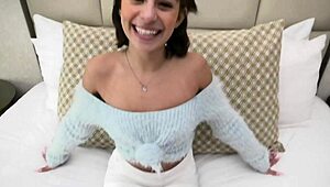 Skinny 19-year-old with perky tits blows in yoga pants.