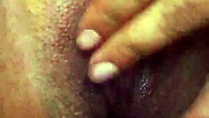 I'm moanin while masturabting as a amateur prostiute