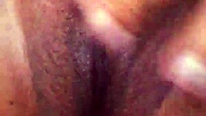 I'm moanin while masturabting as a amateur prostiute