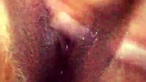 I'm moanin while masturabting as a amateur prostiute