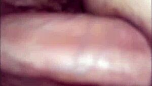 Dupla penetração com os dotados do futebol no gloryhole