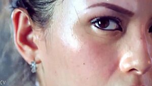 watching this asian korean video on youtube feels so relaxing 😊