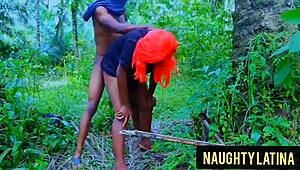 顽皮拉丁女孩偷带前男友狂野丛林传教士干