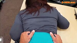 Едра милф закована здраво от хитър заложник, толкова горещо! 🔥