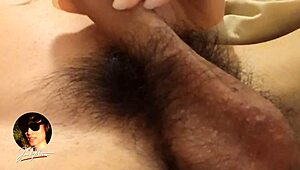 i’m obsessed with worshiping twink’s big hairy cock and silky bush skin.