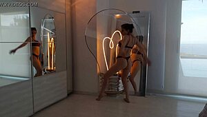 Antonia Sainz Does Sexy Strip Dance 😍