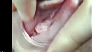 Morrita Displays Her Vagina on Cam