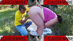 Eating cookies from curvy pussy and bottle in ass