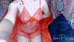 Amateur girl masturbates in lingerie