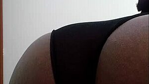 horny milf rides and masturbates on webcam 😈