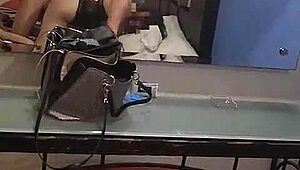 Le mari cocu amène la Buchona de Hermosillo pour un martelage de bite monstre. La milf mexicaine humiliée dans une vidéo maison.