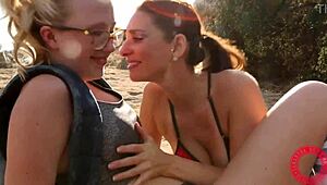 hey mindi mink, let me taste those big clit lips