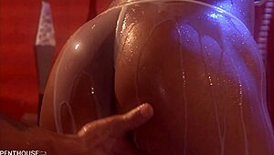 Bold Deep Pussy Fuck In Bathroom: Glamorous Ebony Marie Luv Gets Cunilingus, Blowjob, And Hardcore Fucking