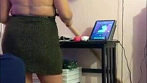 Steffi Gold's Slutty Pussy Dance!