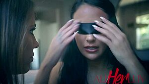 นักเรียนแลกเปลี่ยนเจอ Adriana Chechik กับ Sofi Ryan แล้วเย็ดกันมันส์