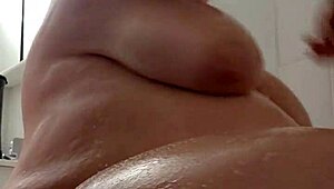 just caught myself hand washing down there, feeling so naughty right now