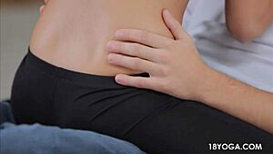 مراهقة يوغا 18+ تأخذ نيك شرجي قوي على الكرسي بعد تمرين رياضي عرقان