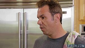 I watch the pornstar eatz the teen's pussy, fingering and all