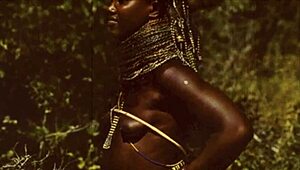 explore vintage women's hairy pussies outdoors?