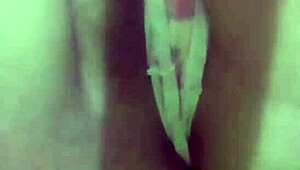 Gostosa leaks spicy video for lover on the net
