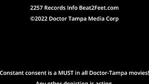 Aria Nicole Paints Her Tootsies on Beat2feetcom