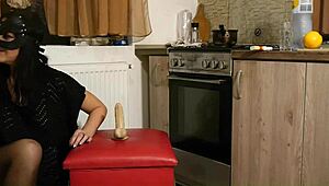 지금 저 단단한 자지에 싸버리고 싶어!