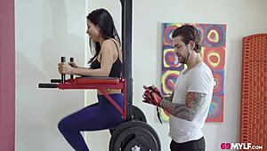 Canela Skin Peels Leggings to Show Juicy Thick Ass