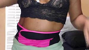 naejaye, why are you twerking and grinding your pussy like that?