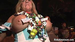 Hej killinger tjek os nøgne og vilde på gaden med seje amatører