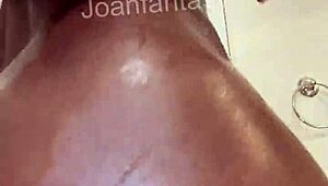 joanfantasy gets oiled up and plays with buttplug in her ass