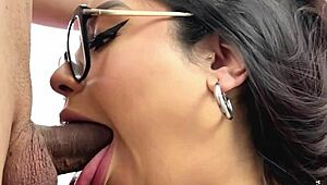 Kassandra Miller's big ass shines in her first Peruvian casting