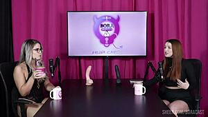 Safada Strip Naked, Dapat Pussy Licked Basah Setelah Share Fetish Tentang Keluarga dan Lovers. Malu Paz Shine! 😜