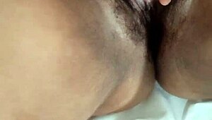 Masturbating to my new girlfriend's hot body 😏