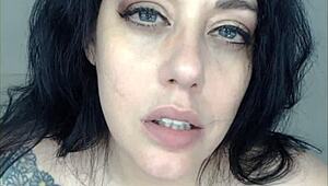 Huge Boobs Blue-Eyed Beauty Flashing on Homemade Cam