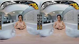 Curvy Latina Serena Santos in spicy bubble bath