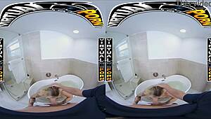 Virtual Porn: Blonde Pawg Kali Roses Shows Big Ass In Bathroom Bath Scene