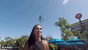 Gerçek Milf Tiffany Brookes Kamusal Flashta POV Sik Emme 🫦