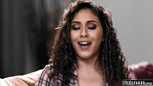 אז, באתר plaintaboo, היועצת מצצת ומזדיינת עם הבעל מול האישה