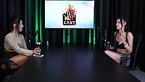 Ela não fica confortável em ser submissa e o fetiche - debora andrade sheer red