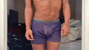 Wow, sesi gym pakcik bertukar jadi aksi liar stoking dan jari kaki