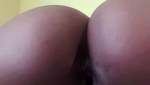 أول مرة أنيك فتاة ممتلئة، أصابع في كل مكان