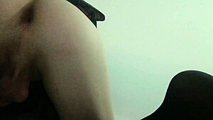 I’m obsessed with this Latina transexual showing off her perfect ass.