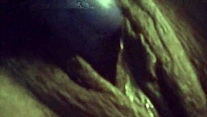 Me encanta masturbar mi coño rapado con juguetes.