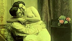 ヴィンテージ無毛ツルマンと毛むくじゃらビーバーのレトロオナニー