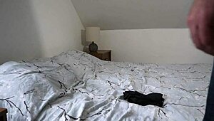 Moj kamion se pokvario! Pomoćni stranac ispostavio se kao vrlo gostoljubiva MILF