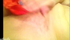 je me touche avec ma culotte