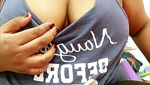 A sexy Indian maid shows off her boobs