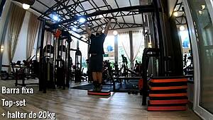 Treino para as costas com flexibilidade e hardcore