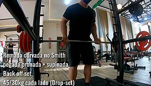 Treino para as costas com flexibilidade e hardcore